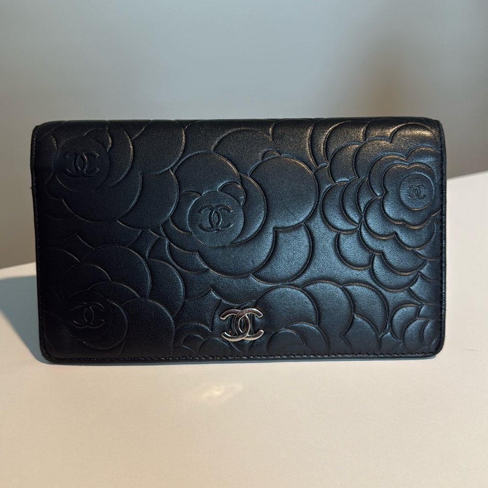 Chanel Bifold Camellia Black Calfskin